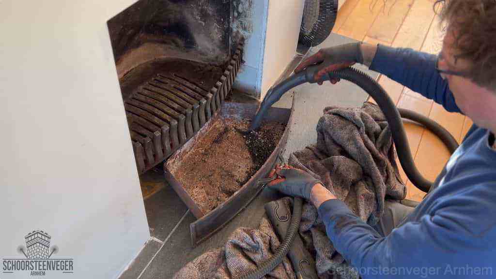 Prijs schoorsteenvegen Arnhem schouw reinigen Prijs schoorsteenvegen Arnhem schouw reinigen